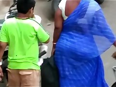MILF CHUBBY WOMAN IN BLUE SAREE ON ROAD