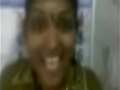 Tamil aunty giving blowjob for her guy Kanchi MMS