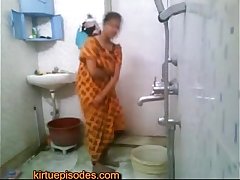 Kirtuepisodes - Indian girl bathing nude